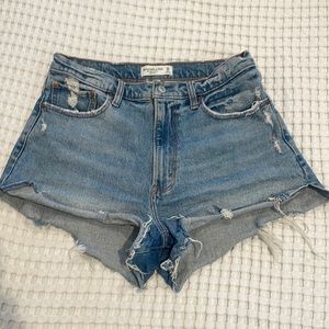 Abercrombie curve love mom short